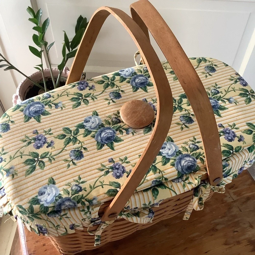 Longaberger Basket With Lid Rose Trellis Pattern Cover and Insert